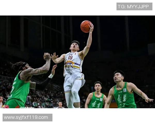 CBA精彩对决辽宁队迎战青岛锦集队全力争胜展现篮球魅力