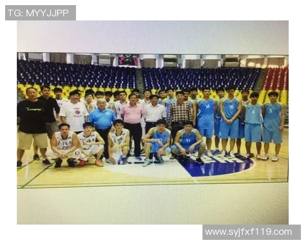 赫伯特琼斯的篮球之路与职业生涯的辉煌成就解析