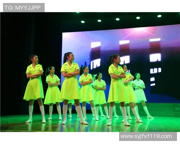 李泓澎的成长之路与艺术追求:从青涩少年到舞台巨星的蜕变故事 李泓澎的成长之路与艺术追求:从青涩少年到舞台巨星的蜕变故事