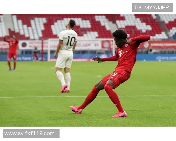 莱万重返安联球场引发拜仁球迷愤怒大嘘声称其忘恩负义